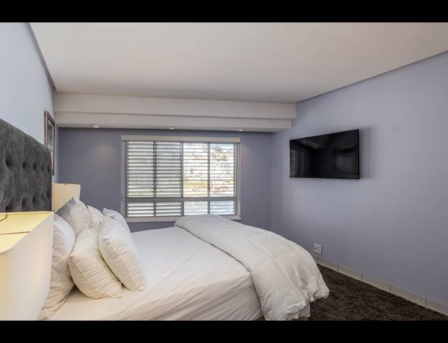 3 BEDROOM APARTMENT FOR SALE IN BANTRY BAY